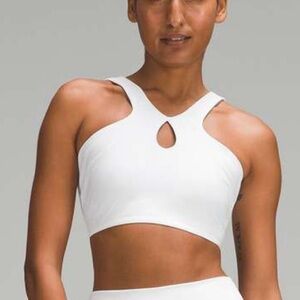 Lululemon SmoothCover Front Cut-Out Yoga Bra in White size 8